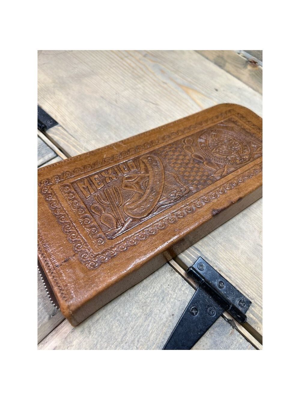 Unusual Vintage Mexico 'Tooled Leather' look embossed long clutch purse - Picture 3 of 8
